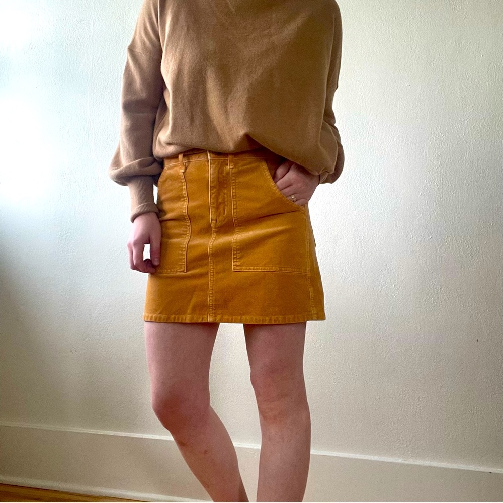 🌼AMERICAN EAGLE golden stretch corduroy skirt